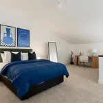 Crown Street Apartments By Urban Rest